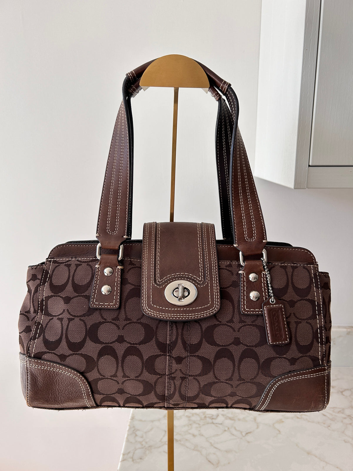 Vintage Coach Hampton turnlock chocolate brown shoulder bag