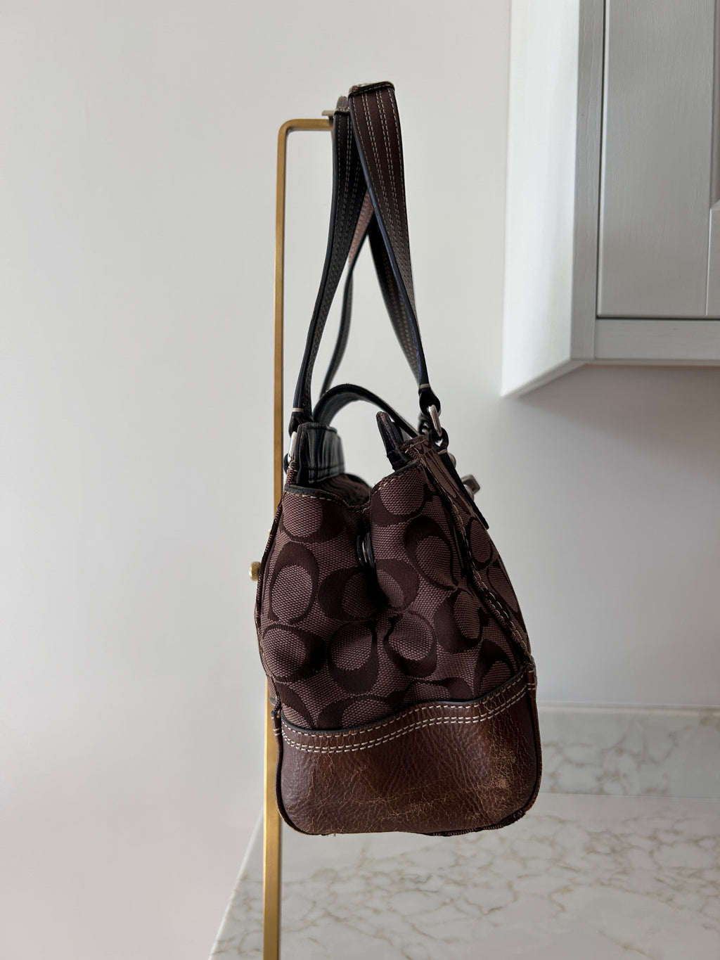 Vintage Coach Hampton turnlock chocolate brown shoulder bag