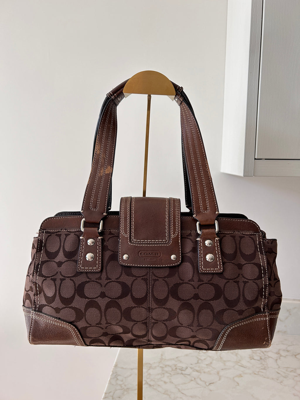 Vintage Coach Hampton turnlock chocolate brown shoulder bag