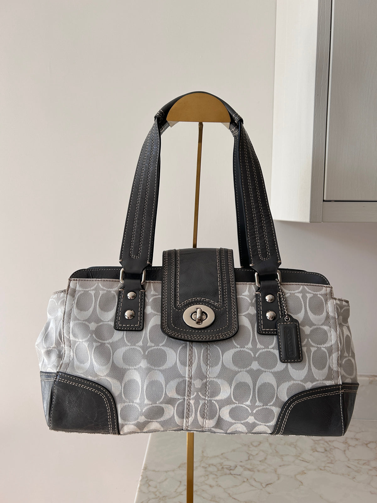 Vintage Coach Hampton turnlock grey shoulder bag
