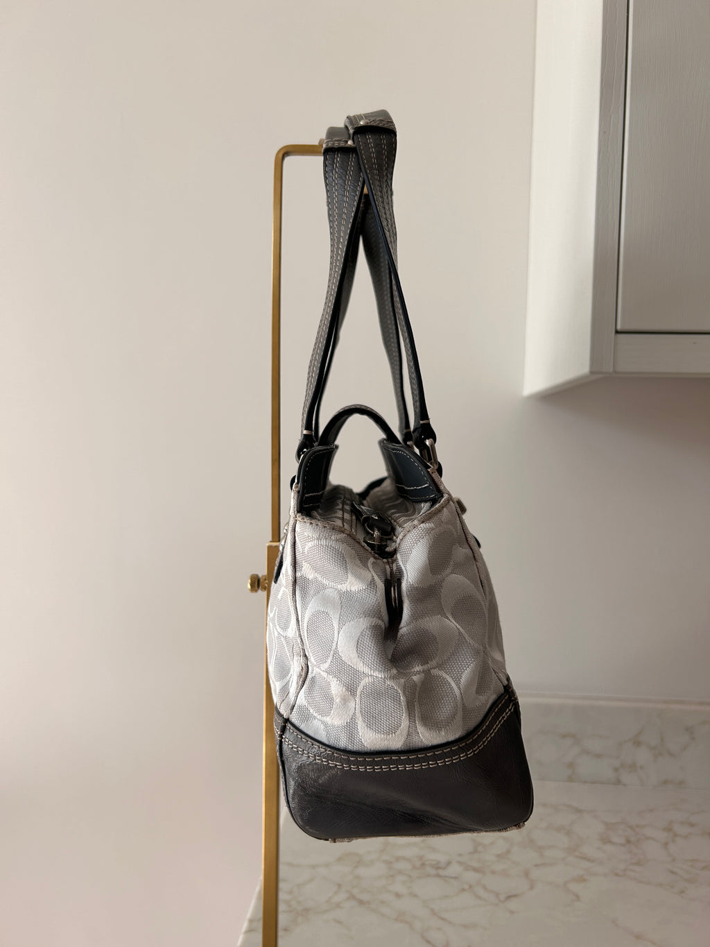 Vintage Coach Hampton turnlock grey shoulder bag
