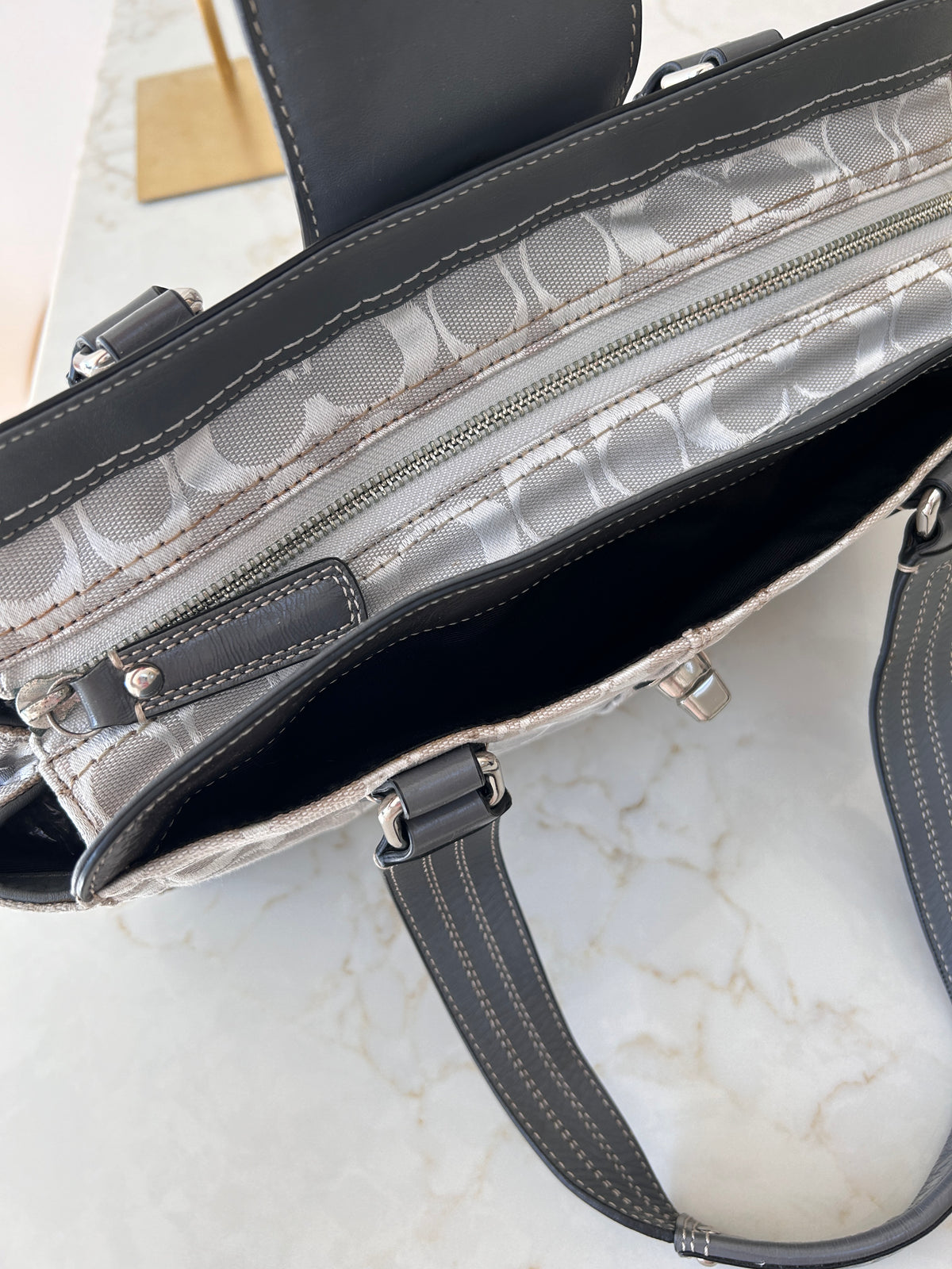 Vintage Coach Hampton turnlock grey shoulder bag