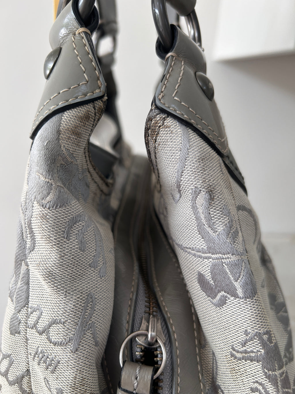 Vintage Coach Soho hobo grey shoulder bag