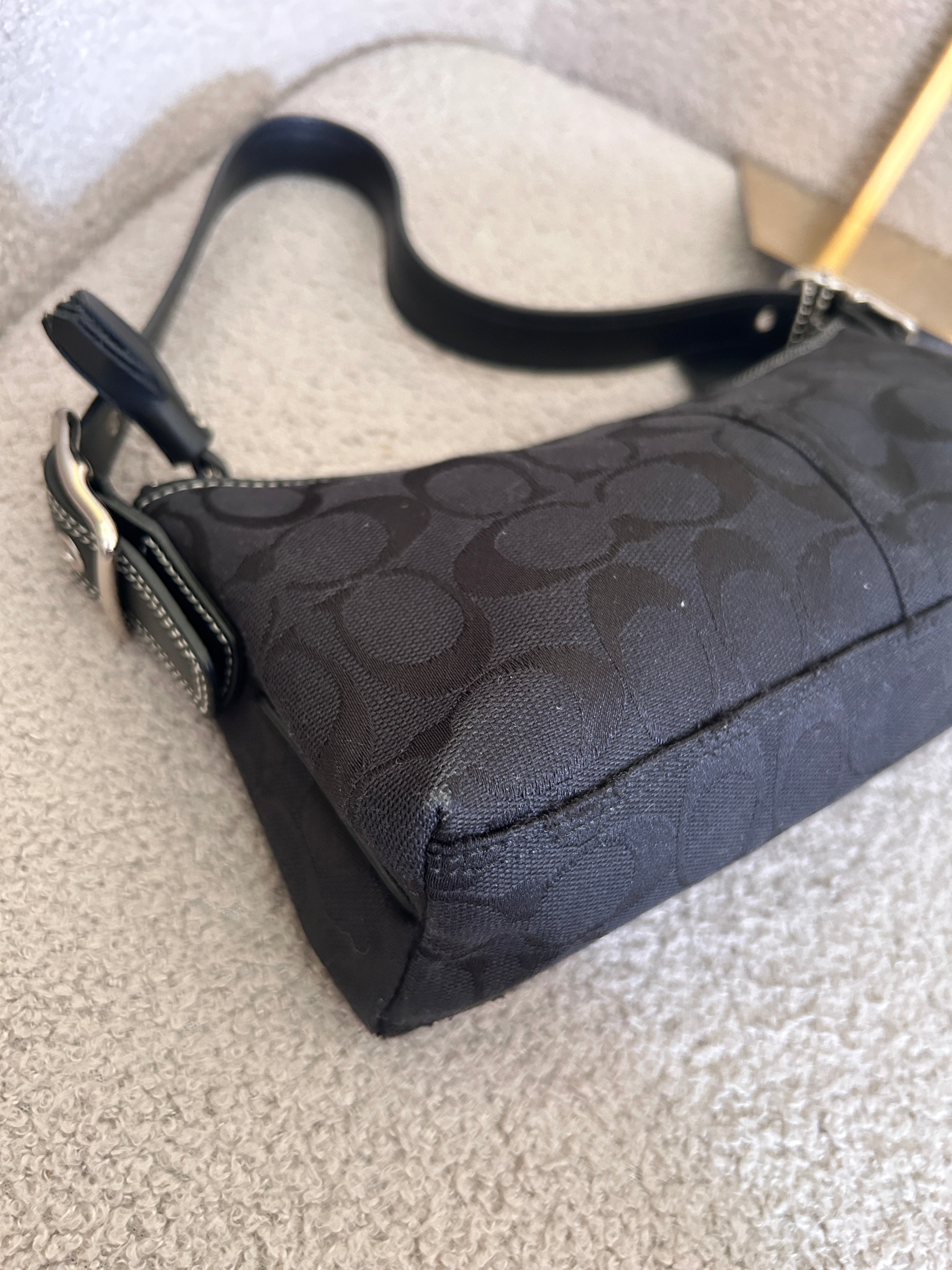 Vintage Coach baguette shoulder bag