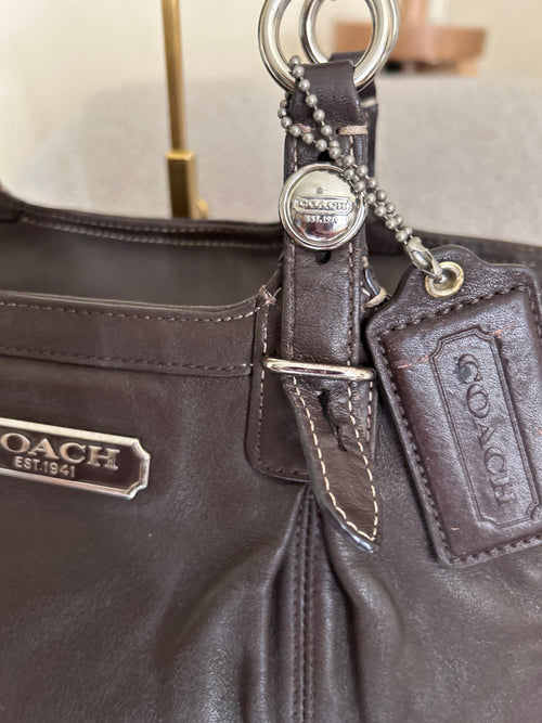 Vintage Coach brown leather shoulder bag