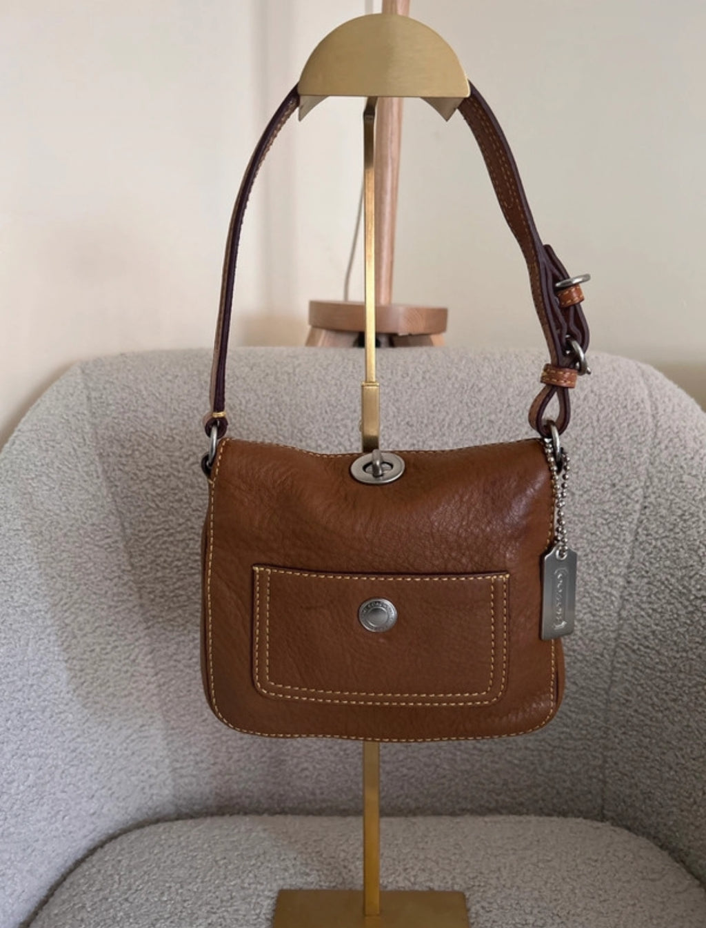 Vintage Coach turn lock mini shoulder bag