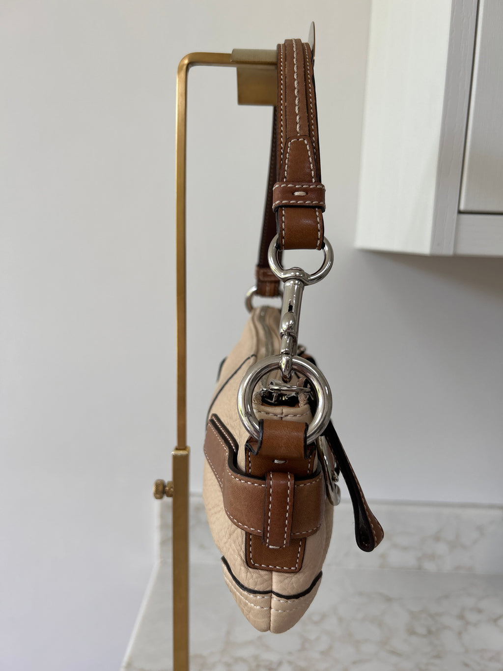 Vintage Coach beige leather baguette shoulder bag