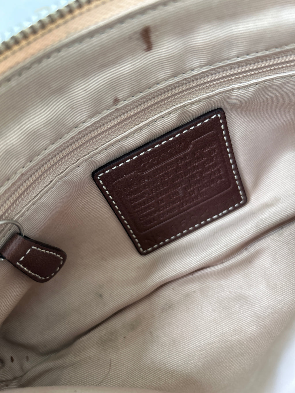 Vintage Coach beige leather baguette shoulder bag