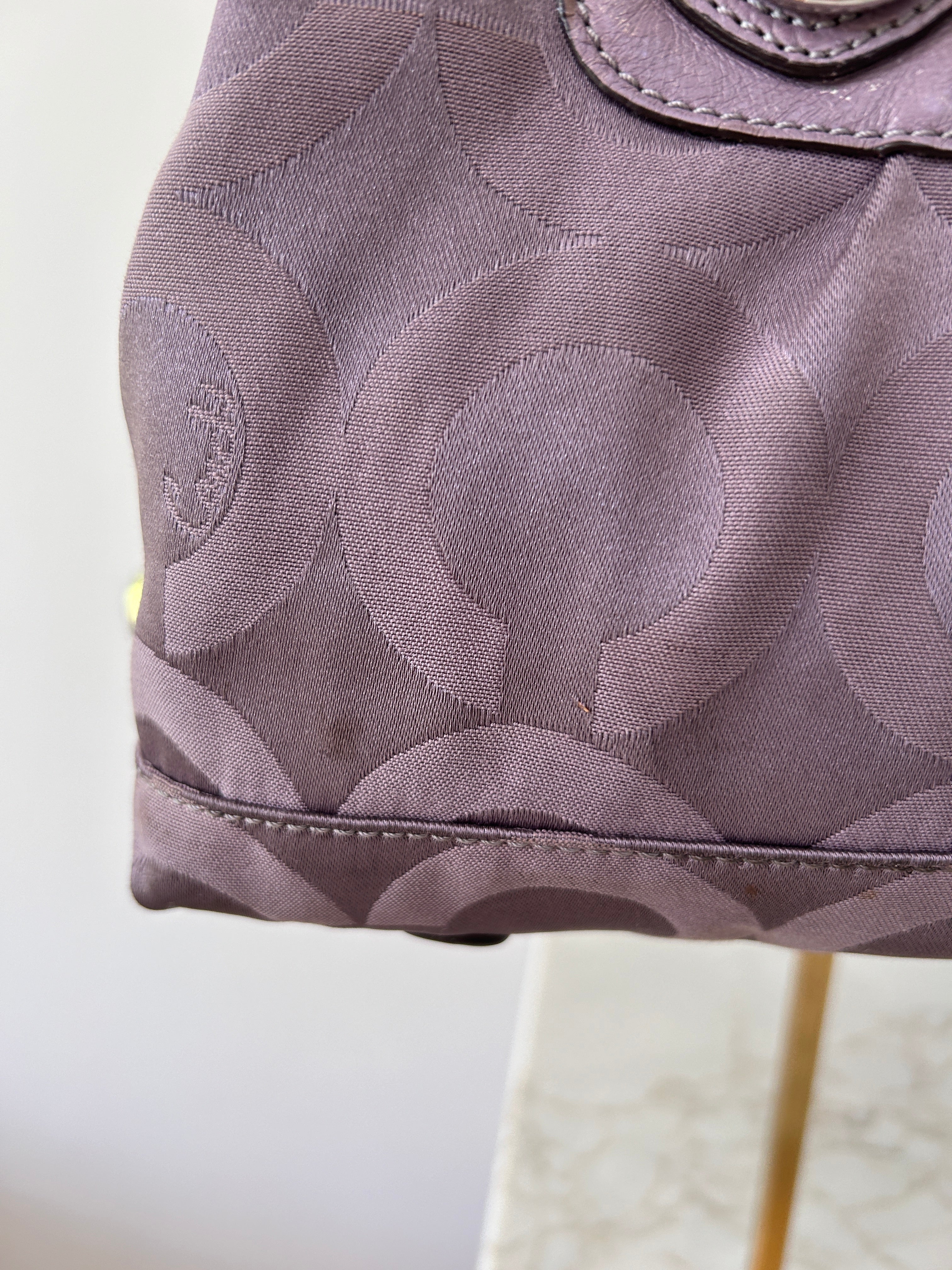 Vintage Coach lilac handbag