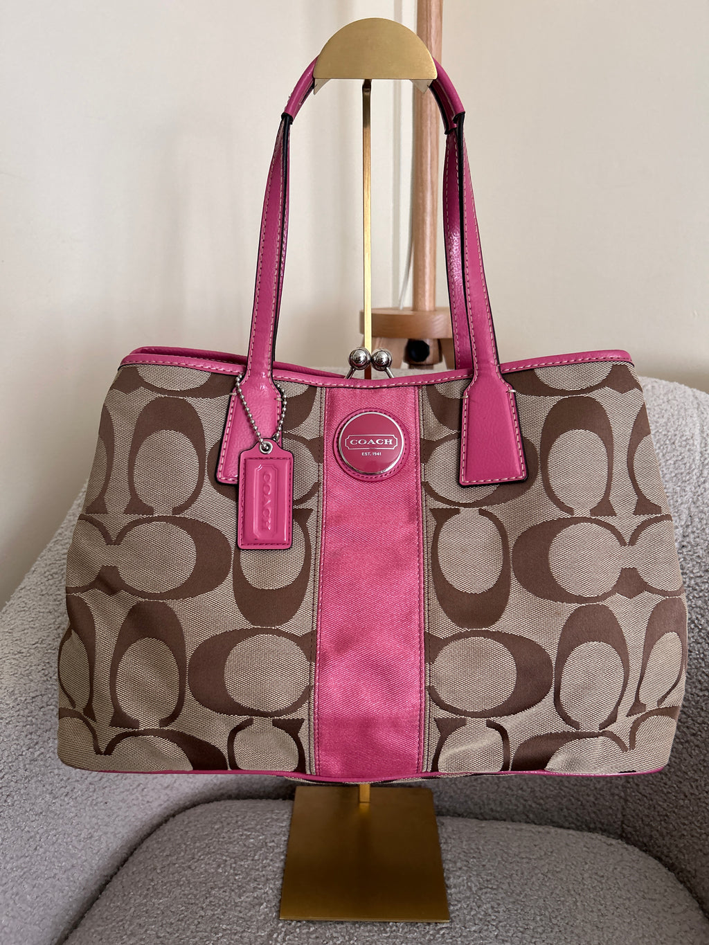 Vintage Coach pink kisslock shoulder bag