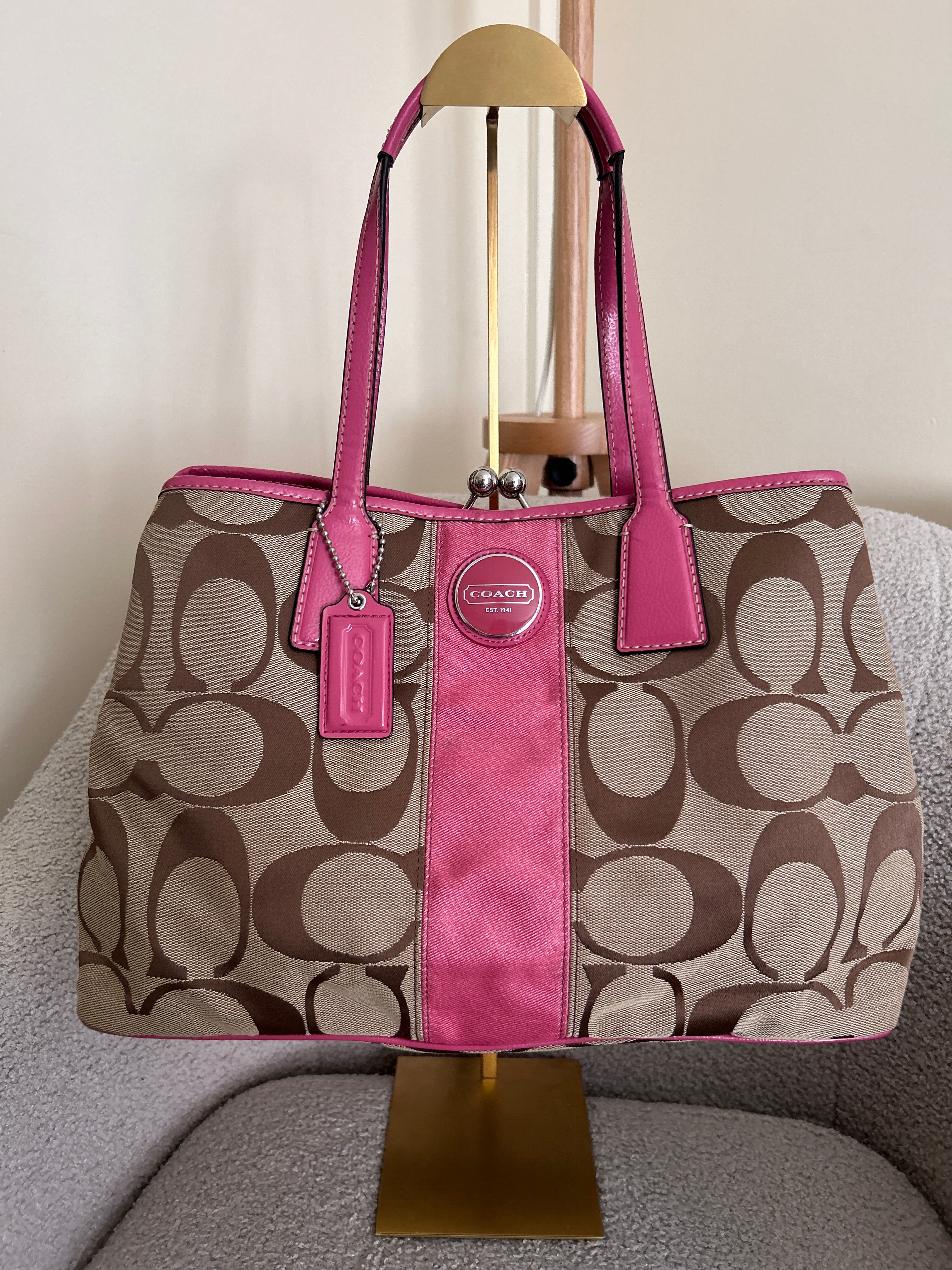 Vintage Coach pink kisslock shoulder bag