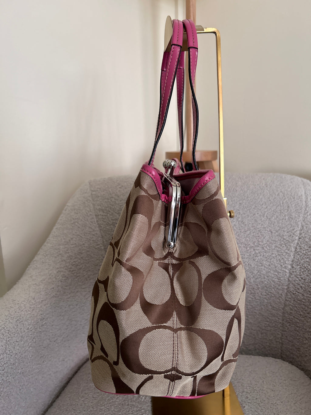 Vintage Coach pink kisslock shoulder bag
