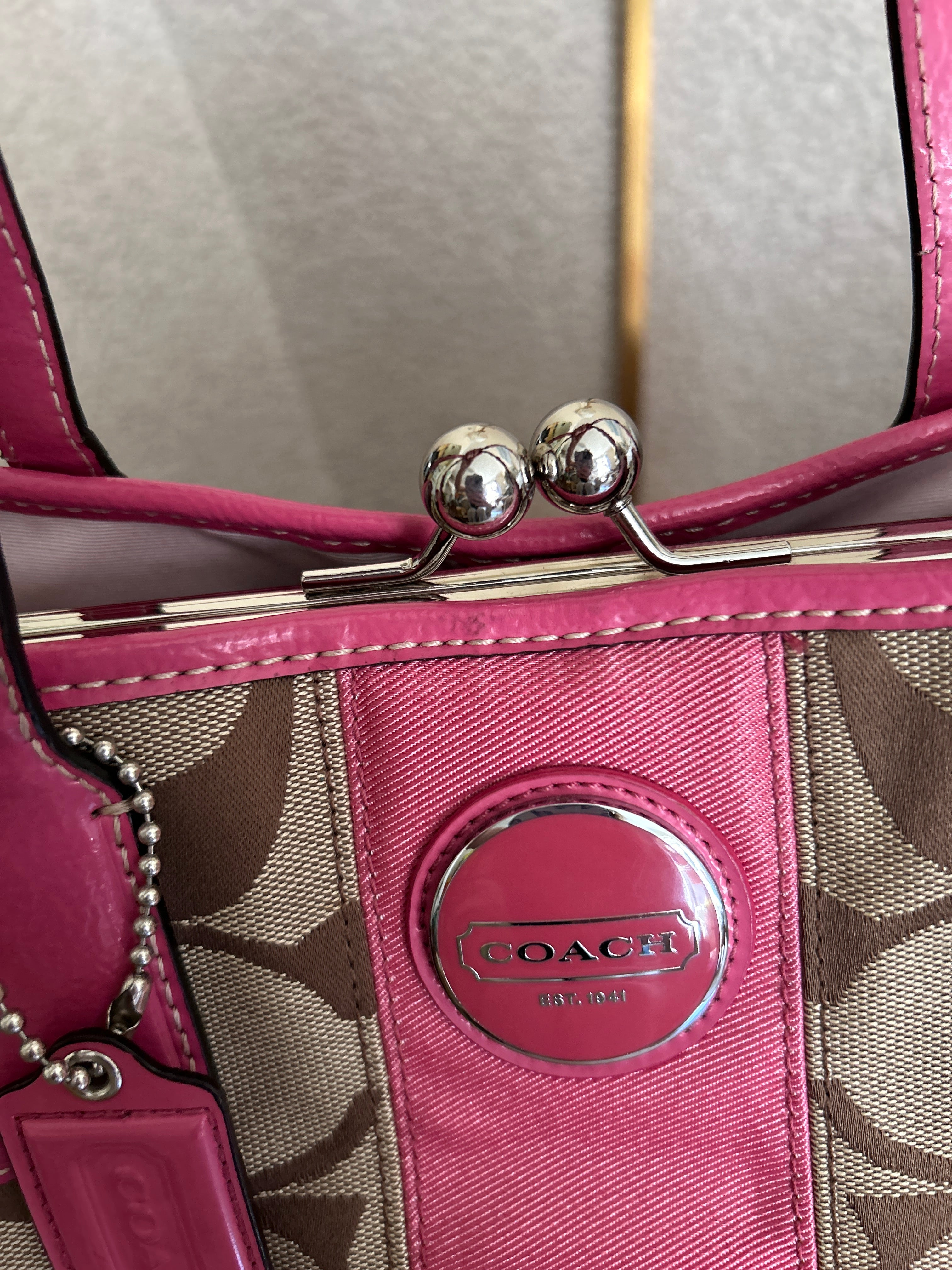 Vintage Coach pink kisslock shoulder bag