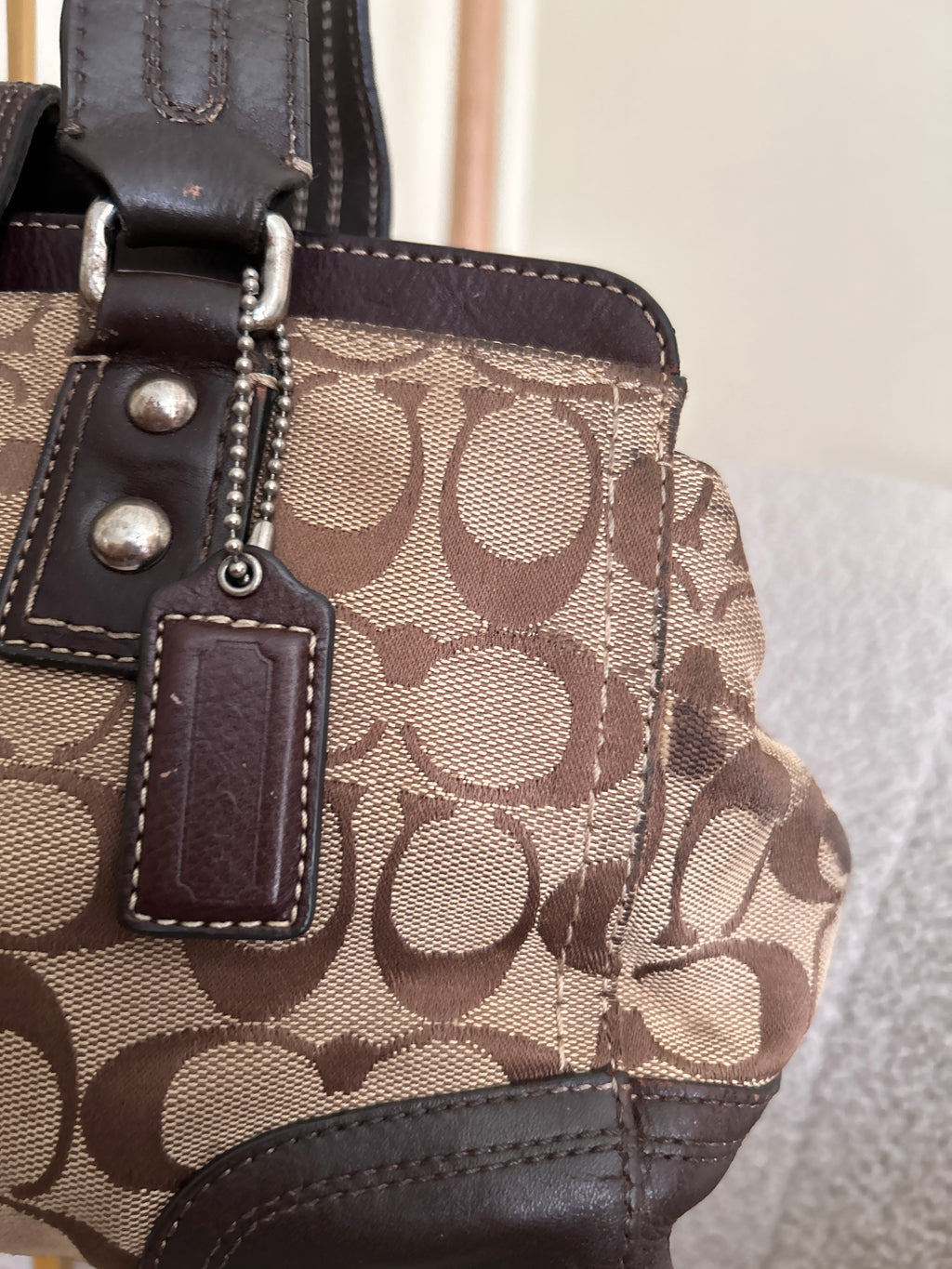 Vintage Coach turnlock shoulder bag