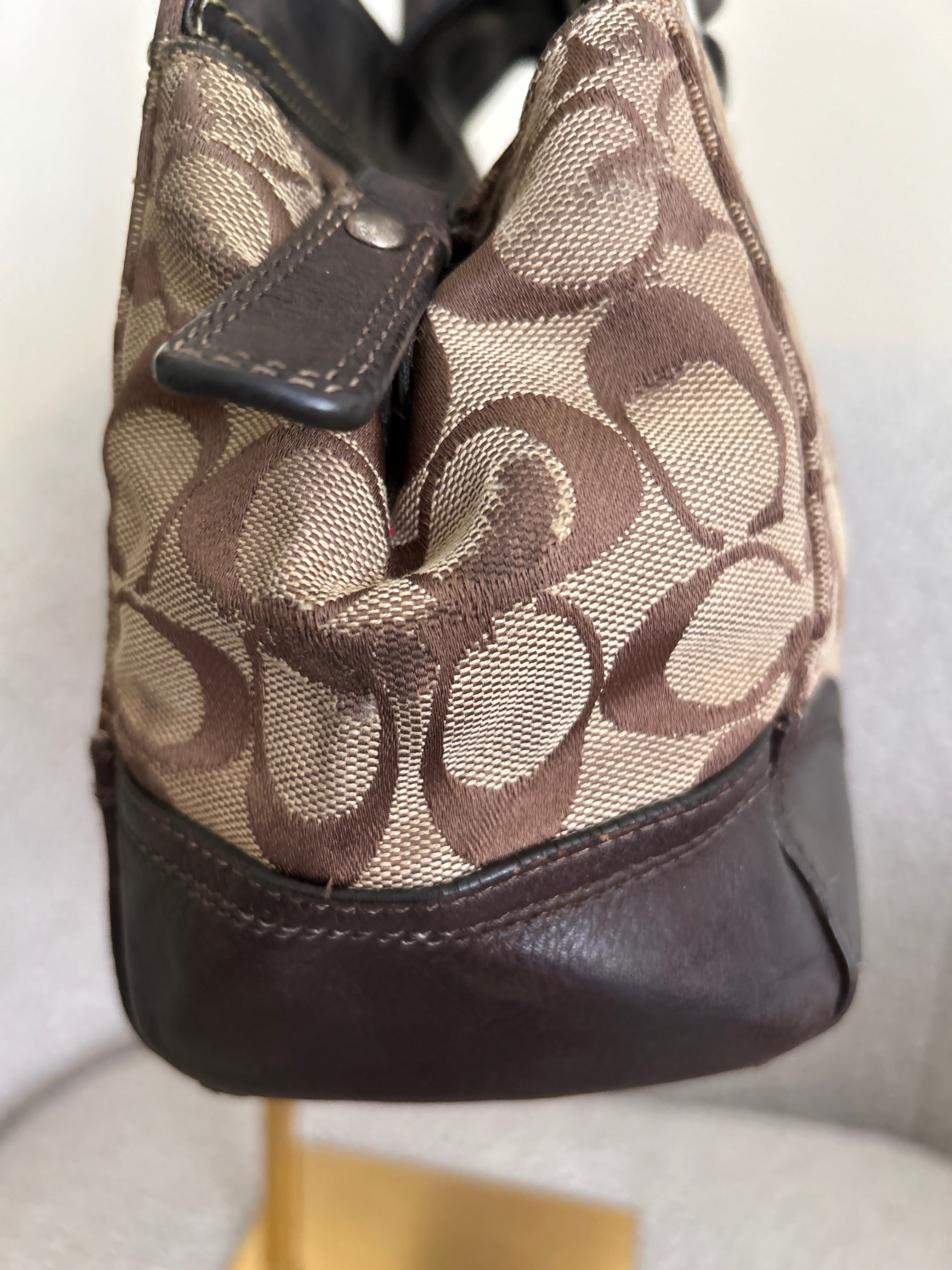 Vintage Coach turnlock shoulder bag