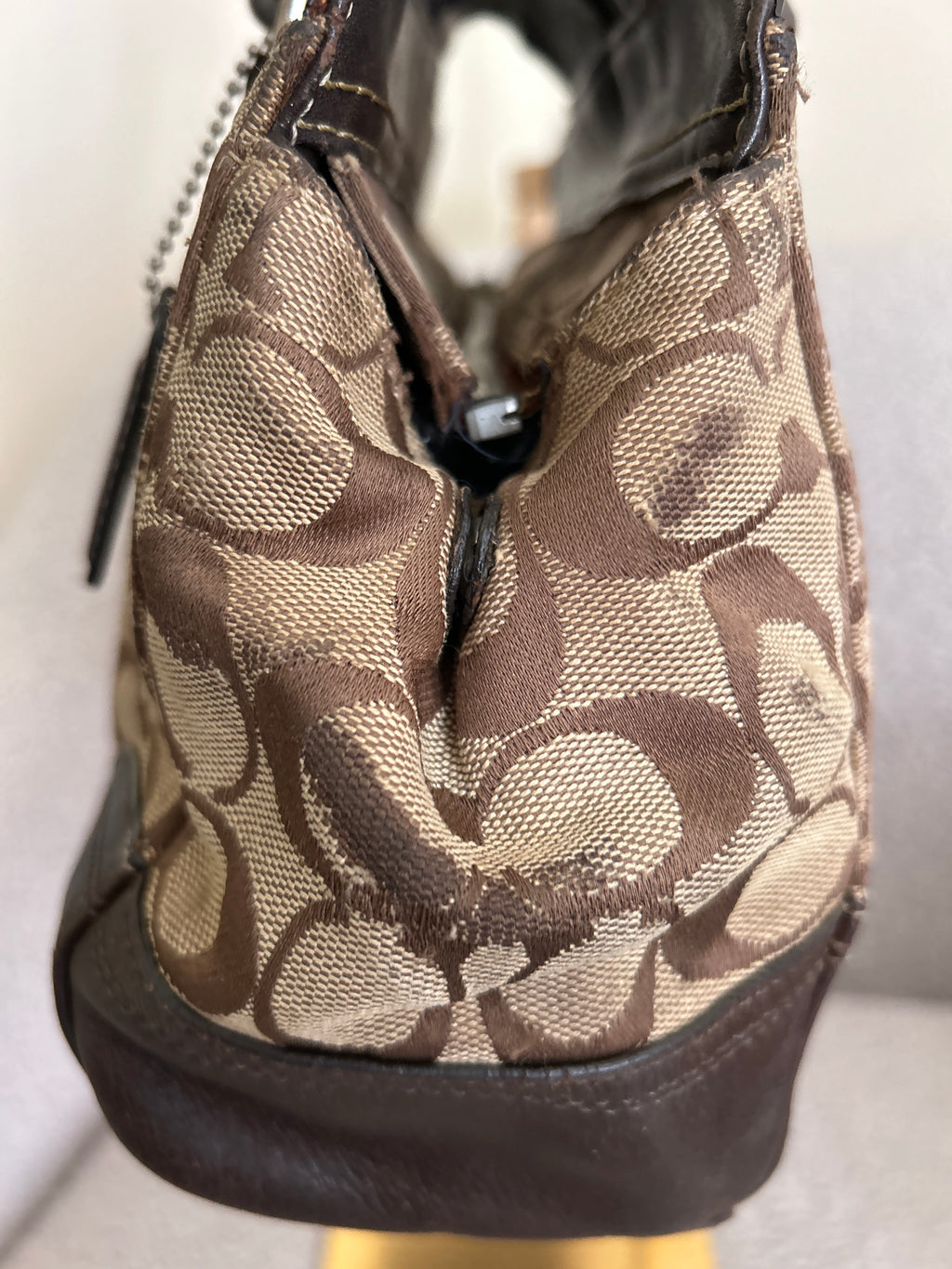 Vintage Coach turnlock shoulder bag