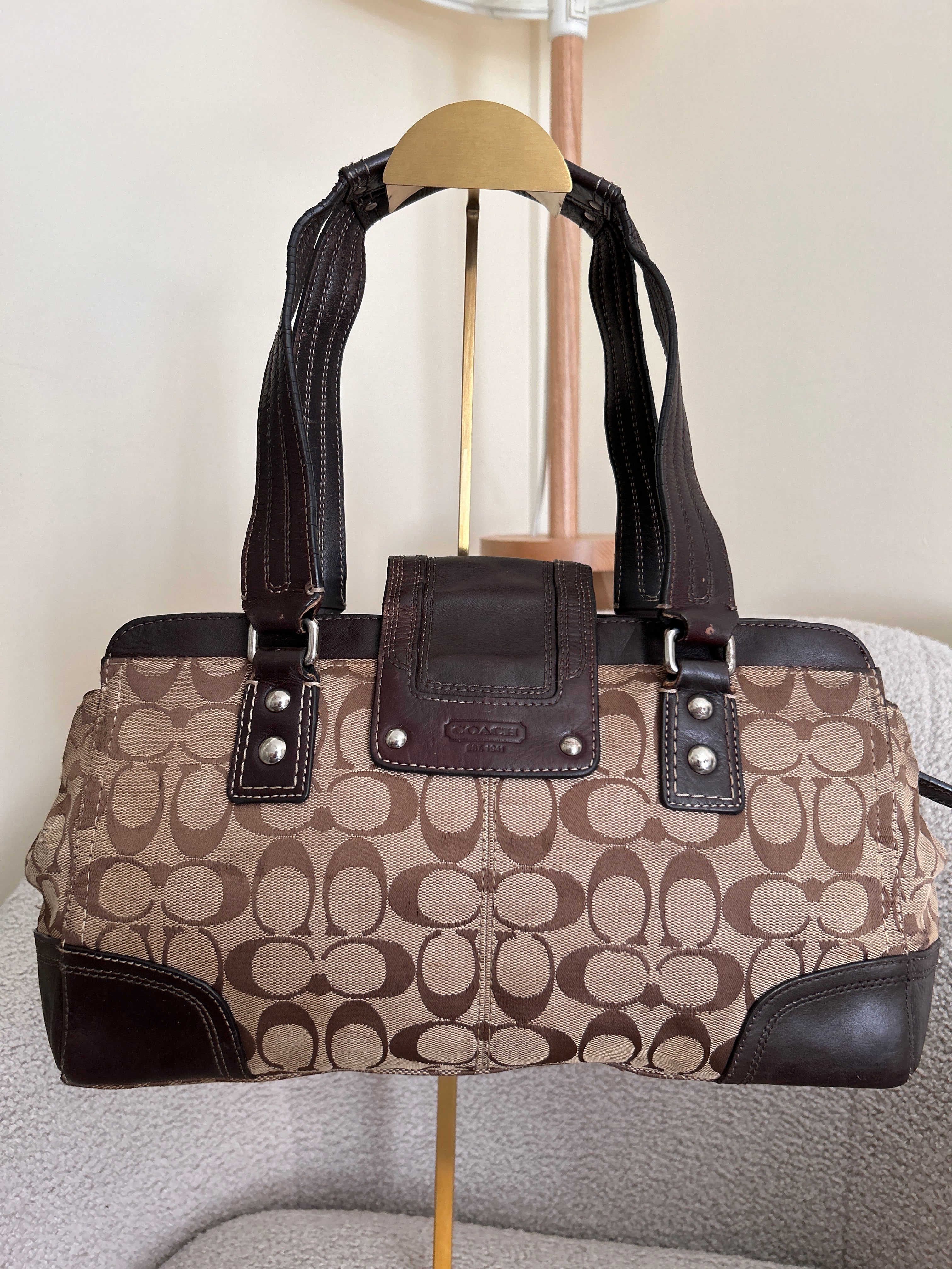 Vintage Coach turnlock shoulder bag
