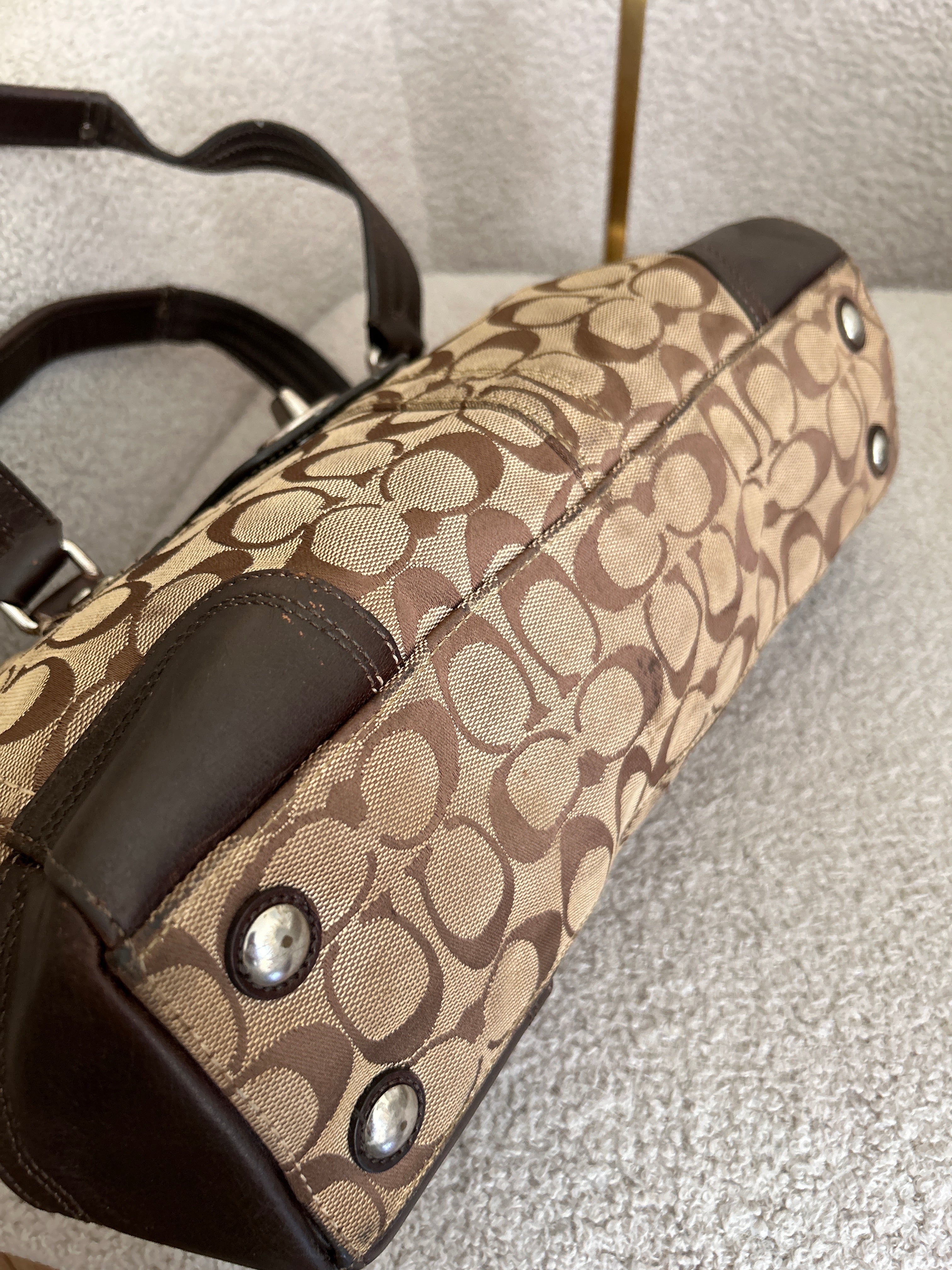 Vintage Coach turnlock shoulder bag