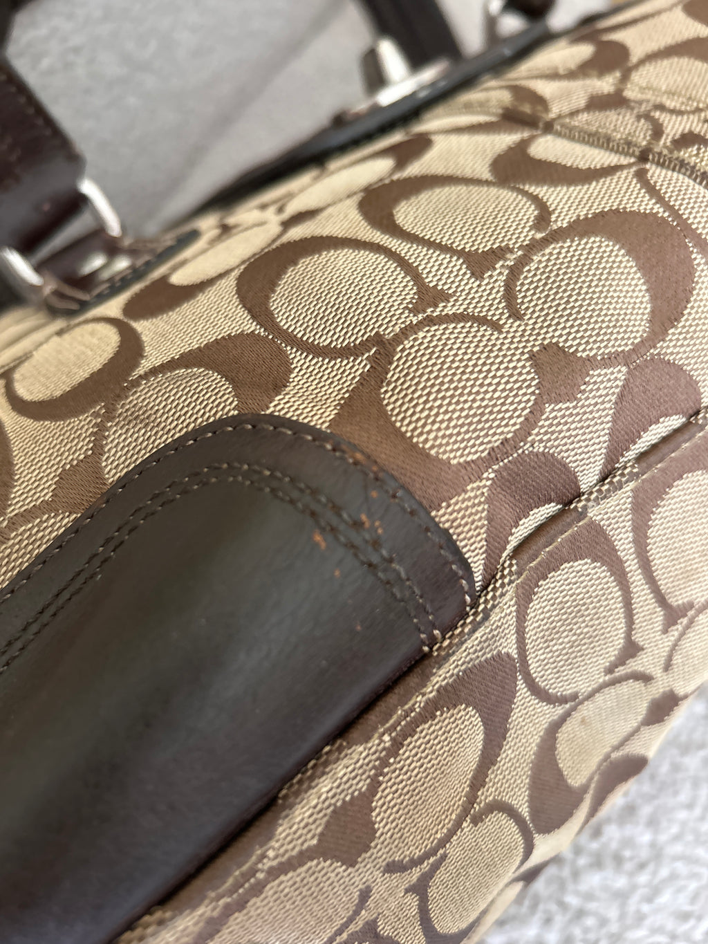 Vintage Coach turnlock shoulder bag