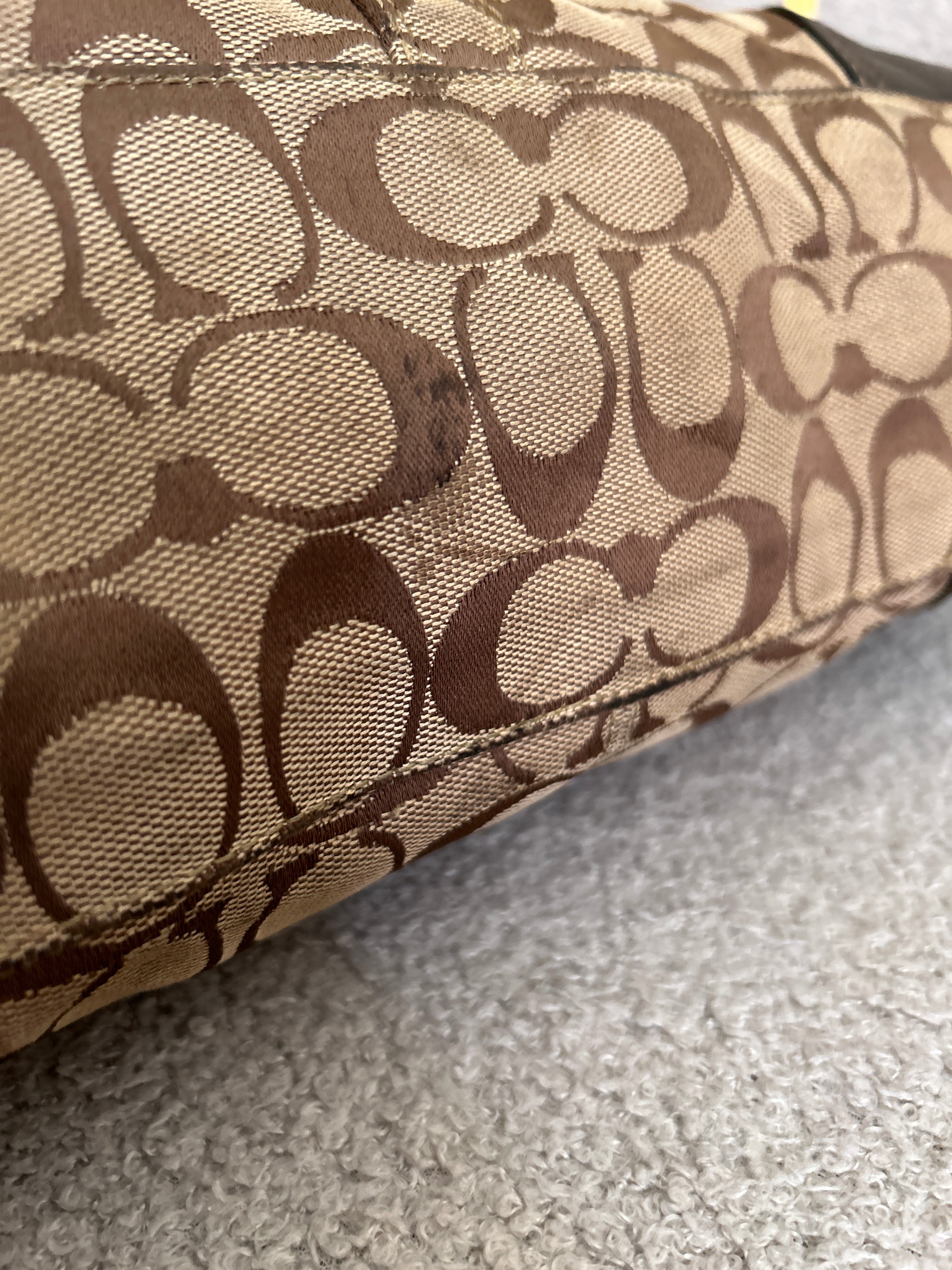 Vintage Coach turnlock shoulder bag