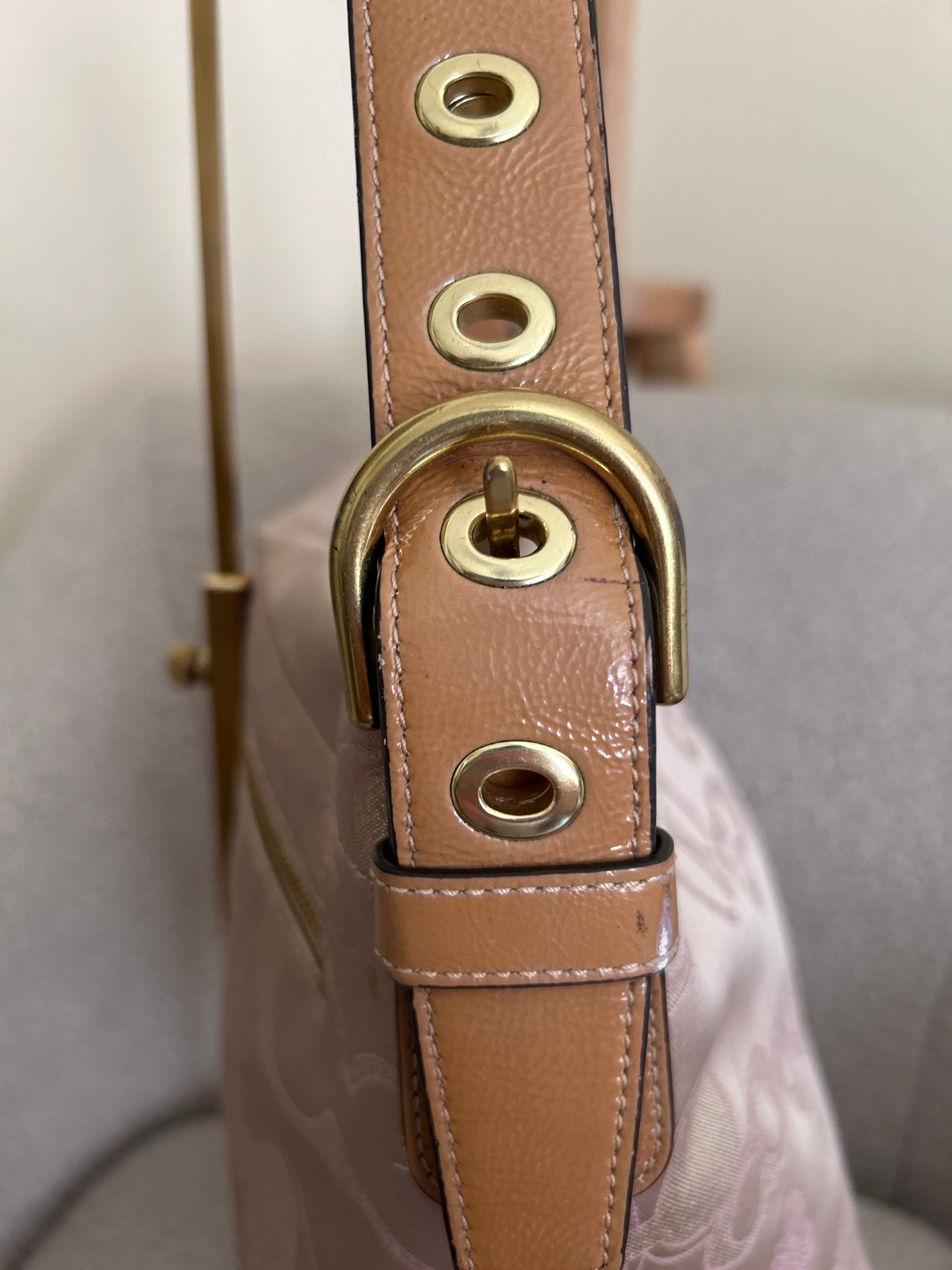 Vintage Coach lilac shoulder bag