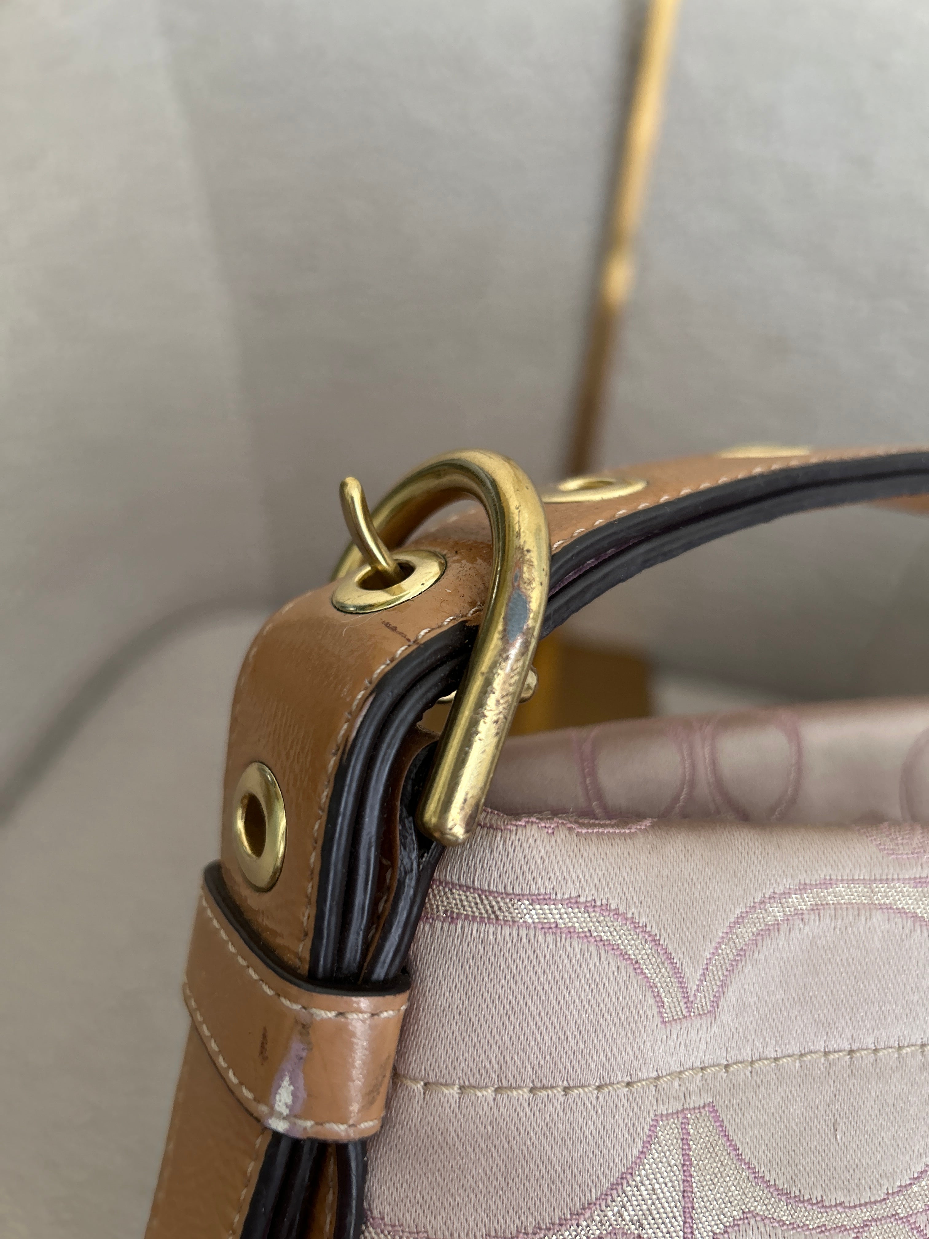 Vintage Coach lilac shoulder bag