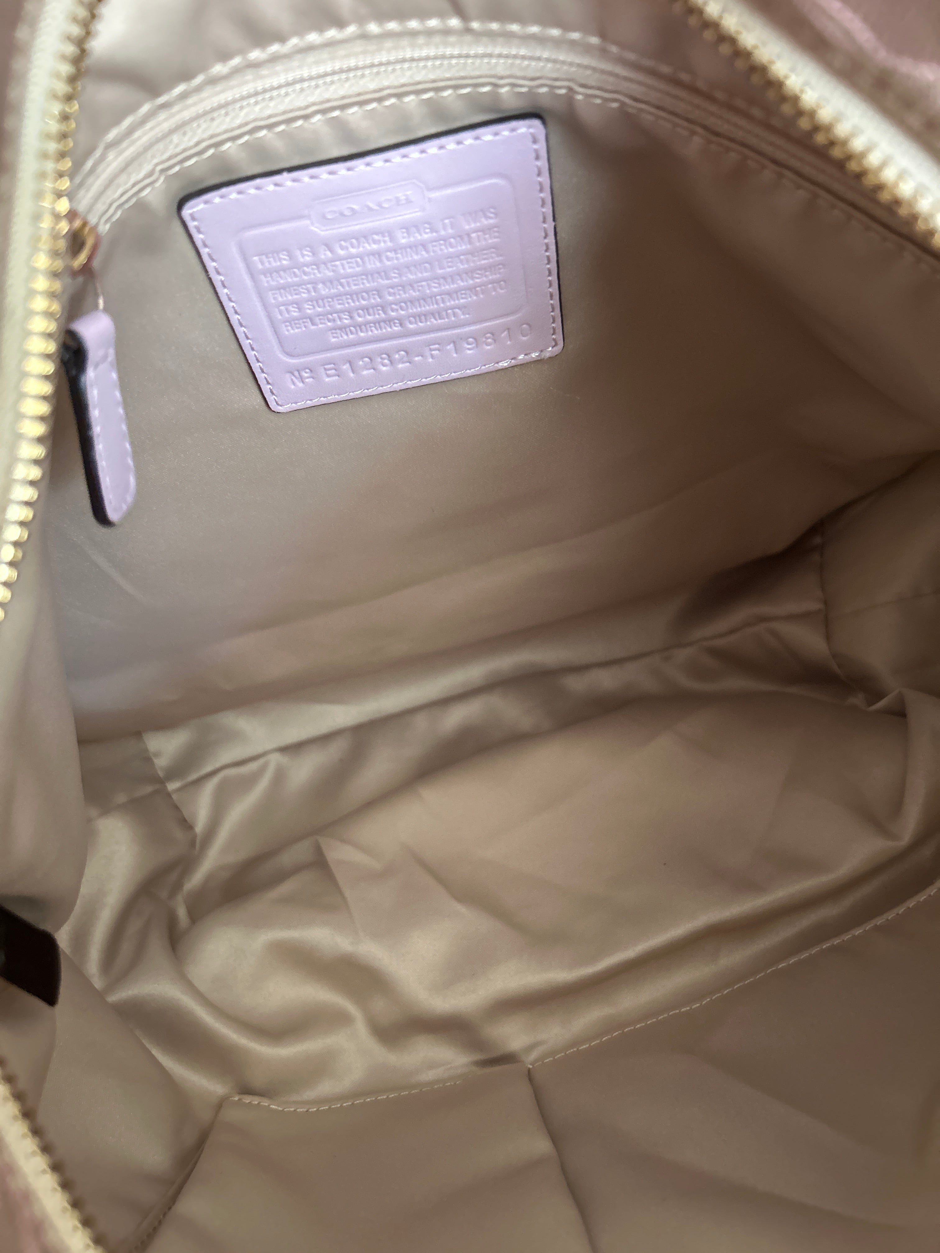 Vintage Coach lilac shoulder bag