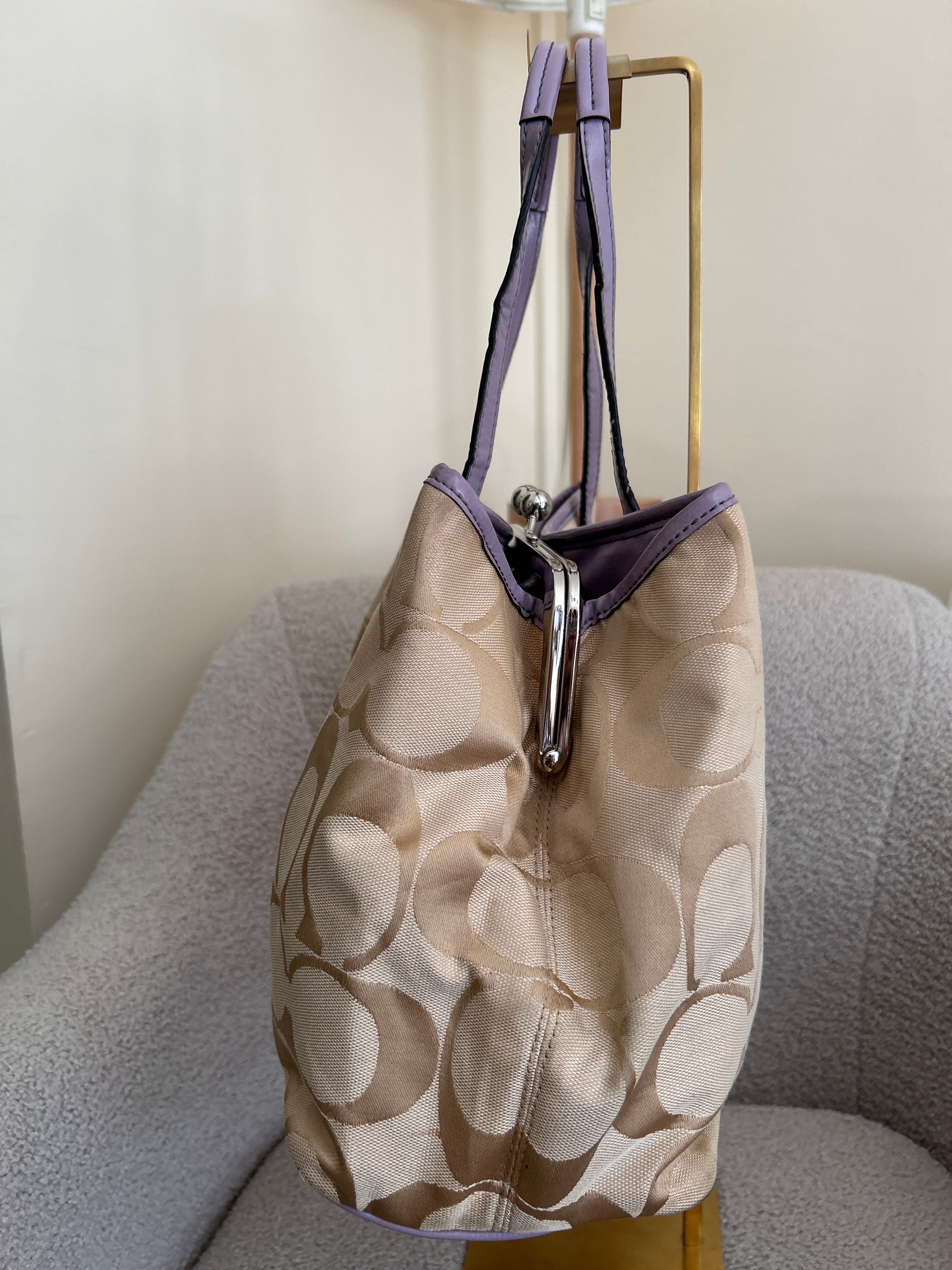 Vintage Coach lilac kisslock shoulder bag