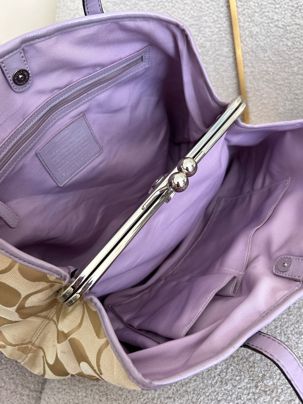 Vintage Coach lilac kisslock shoulder bag