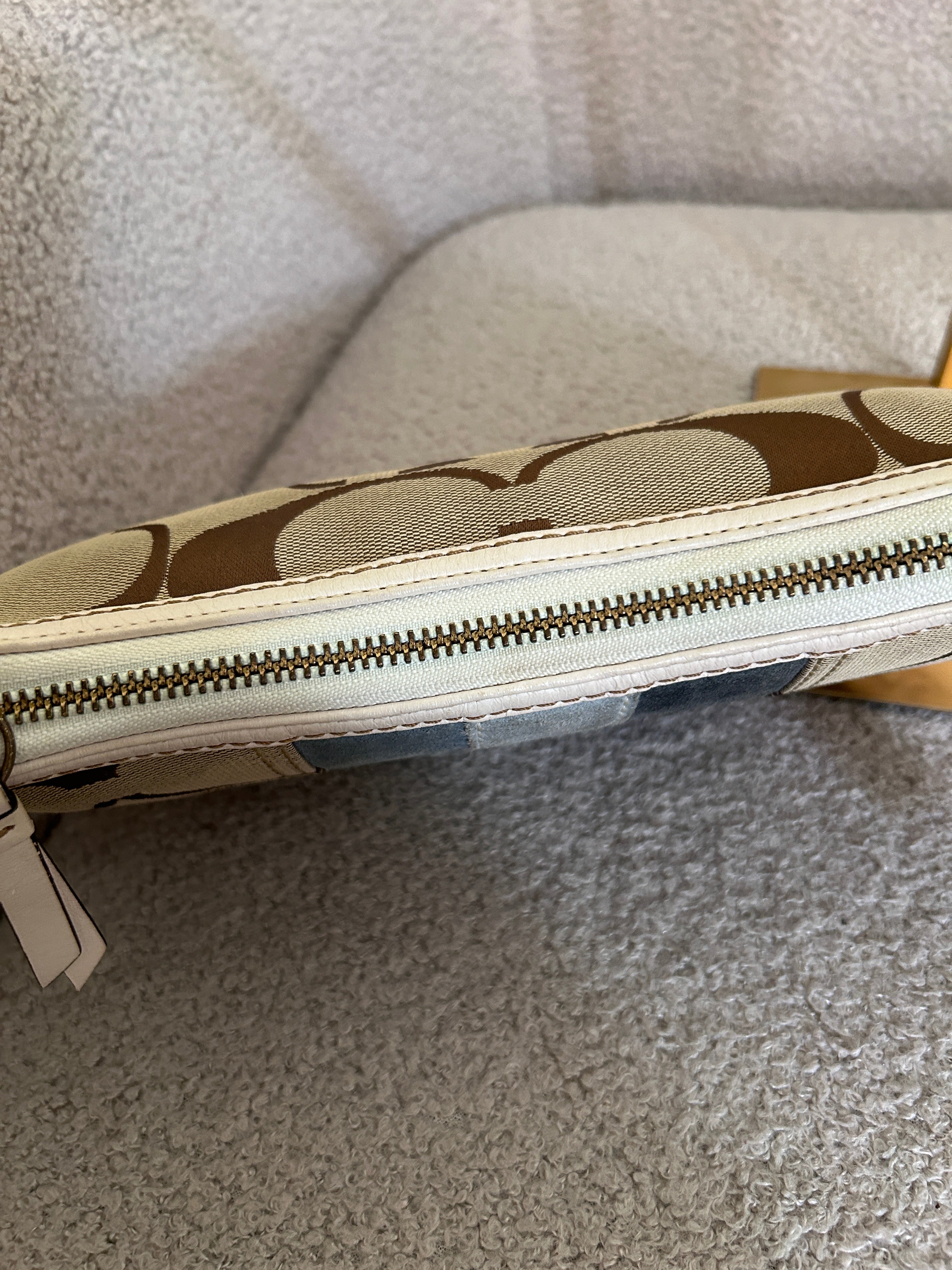 Vintage Coach baguette shoulder bag