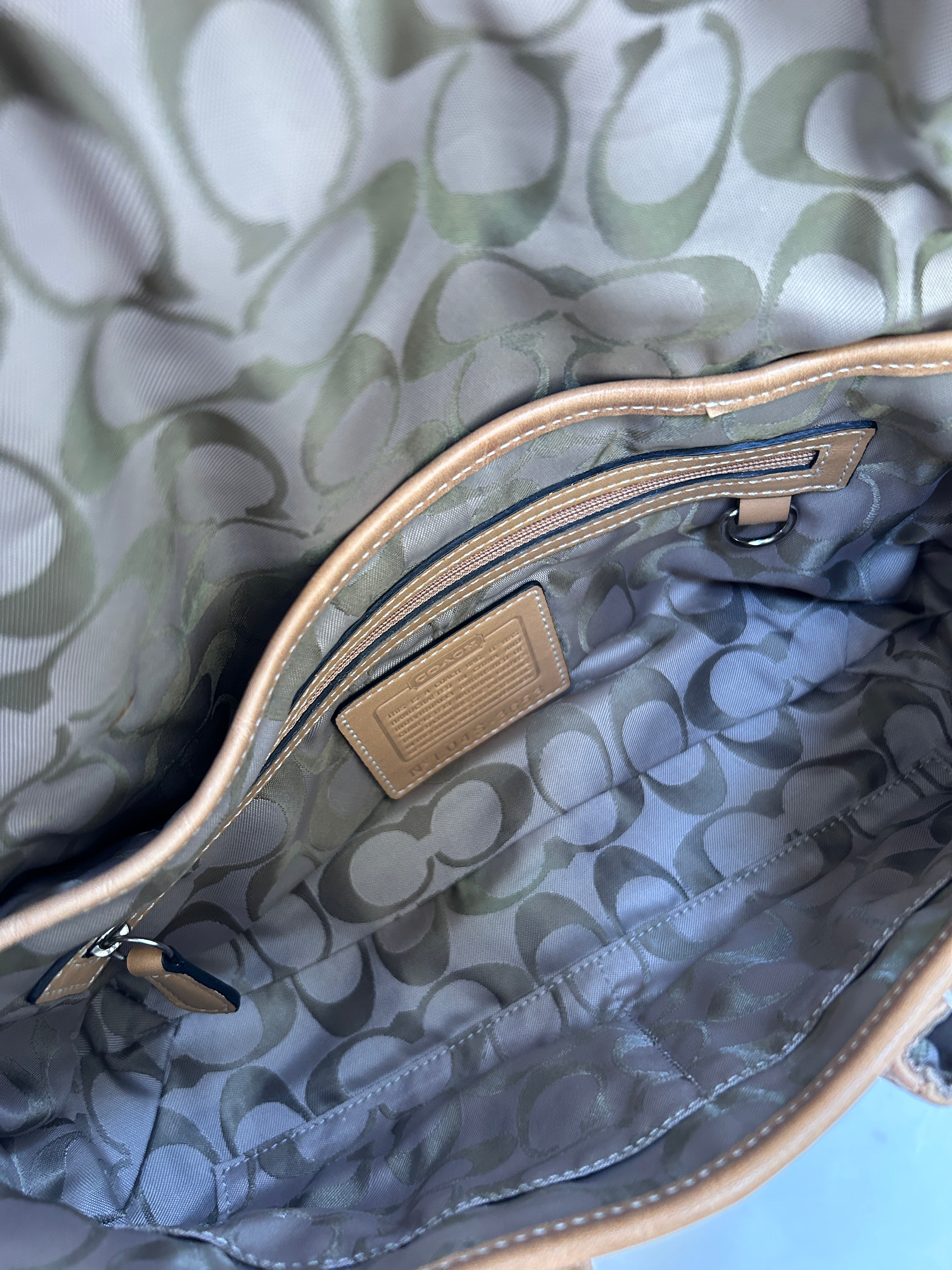 Vintage Coach 3653 Soho shoulder bag
