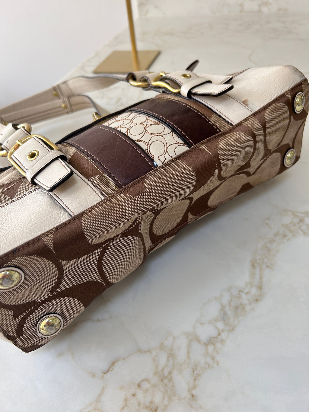 Vintage Coach turn lock shoulder bag