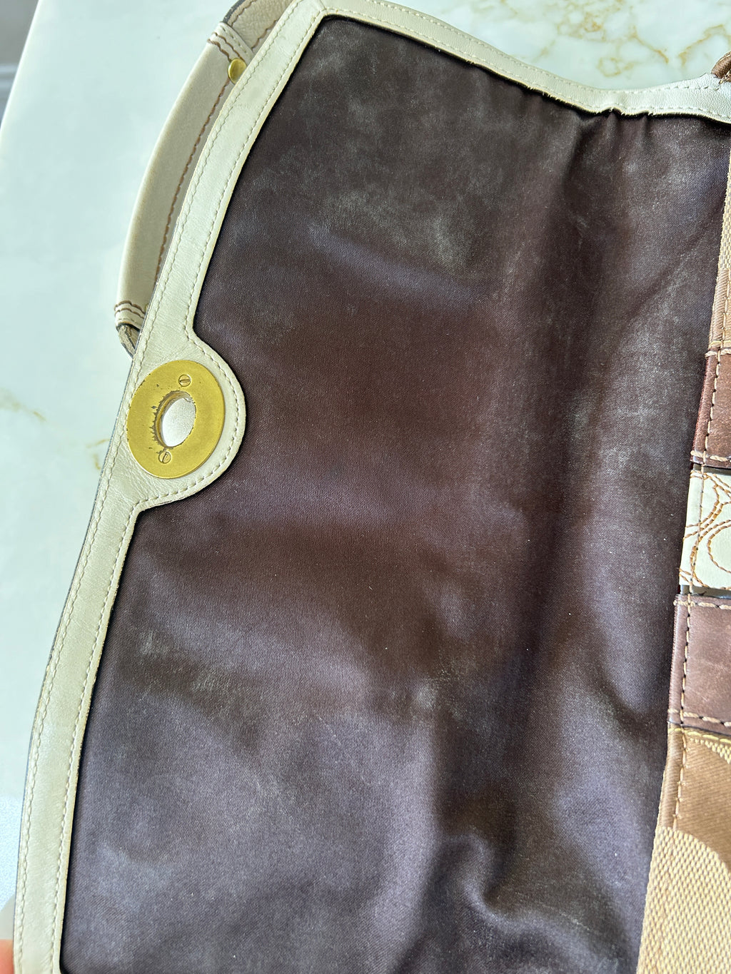 Vintage Coach turn lock shoulder bag