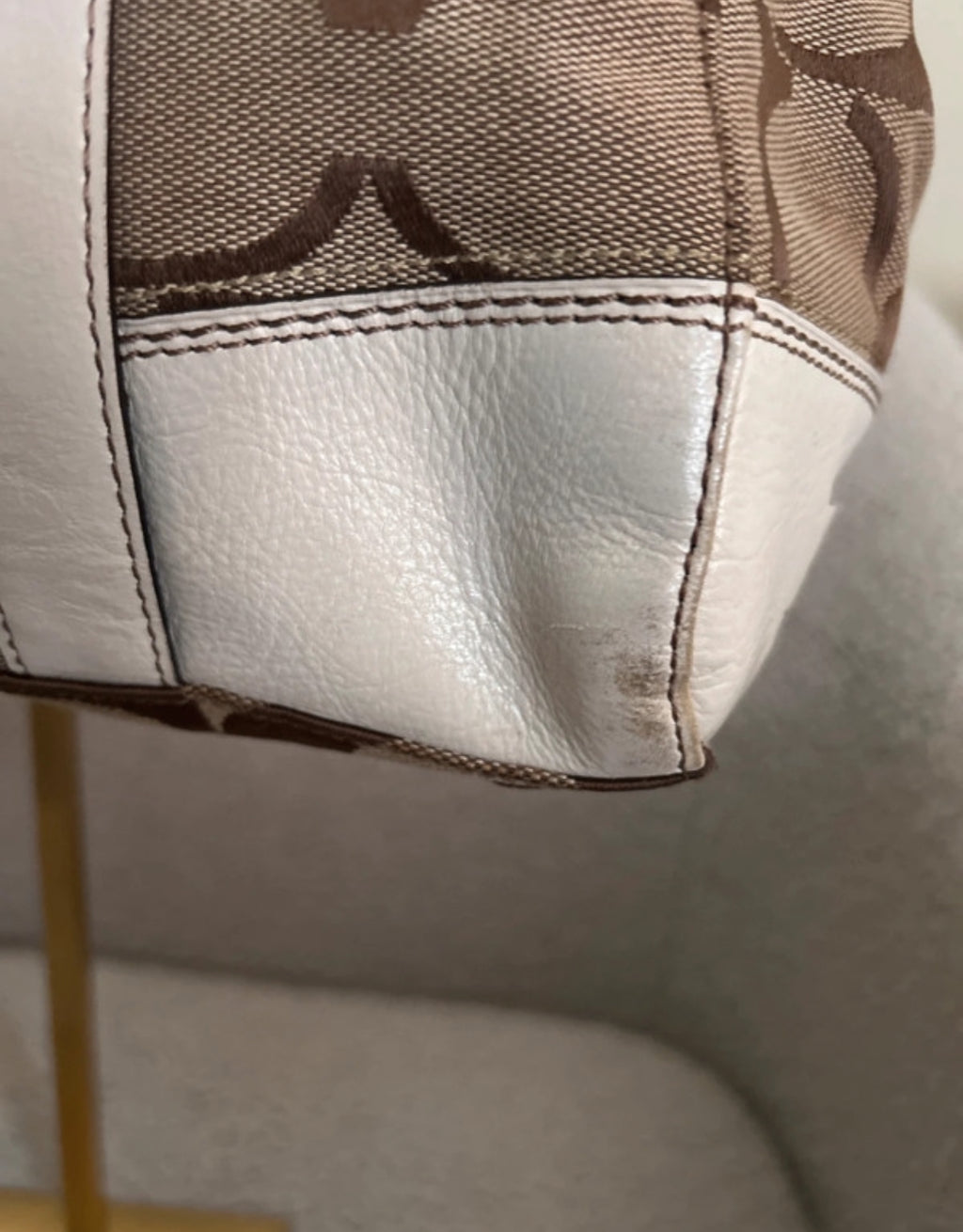 Vintage Coach turn lock shoulder bag