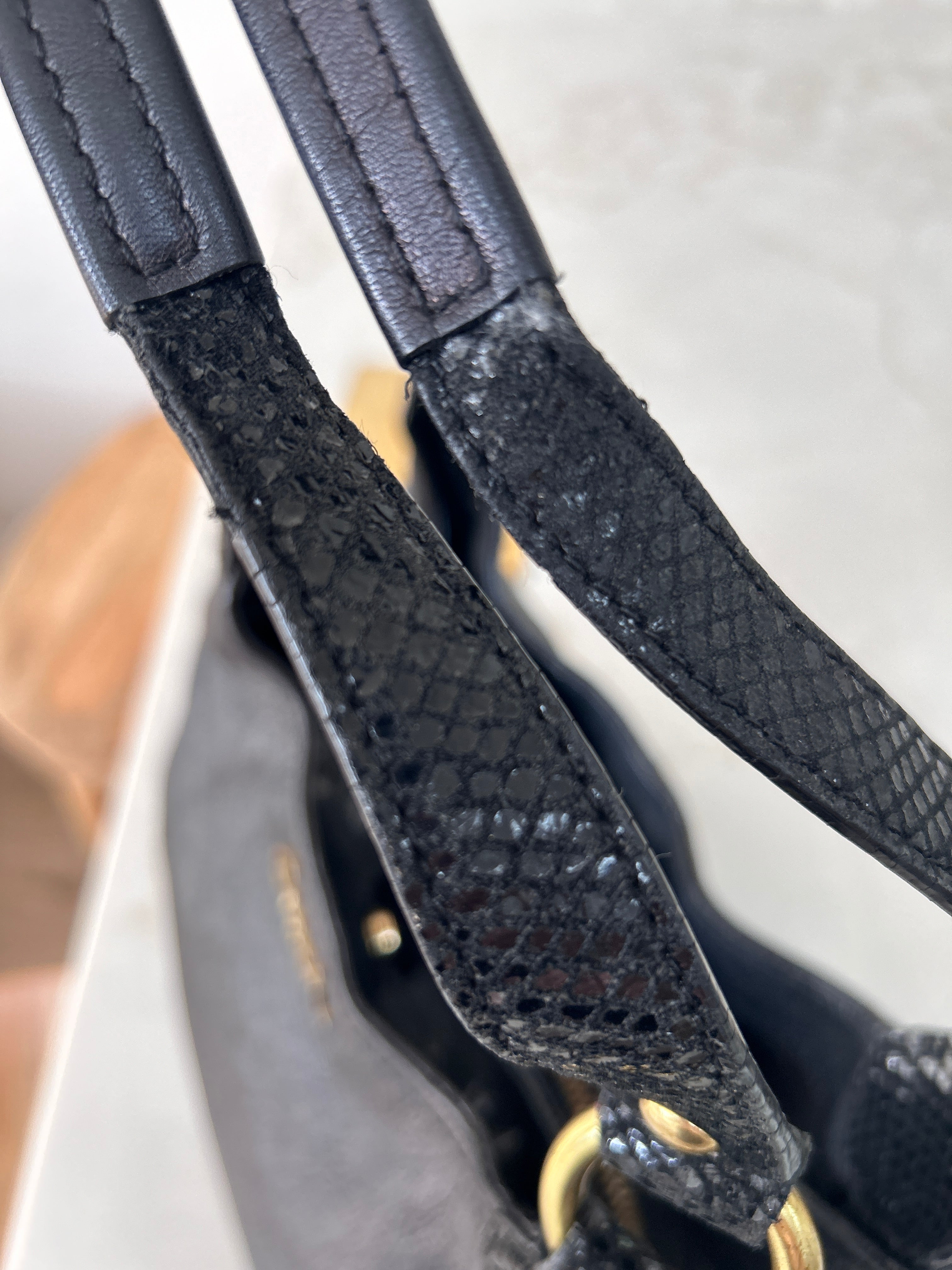Vintage Coach black leather shoulder bag
