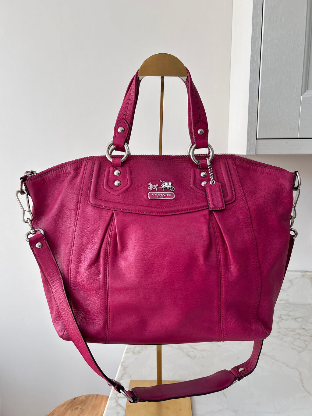 Vintage Coach pink leather shoulder bag