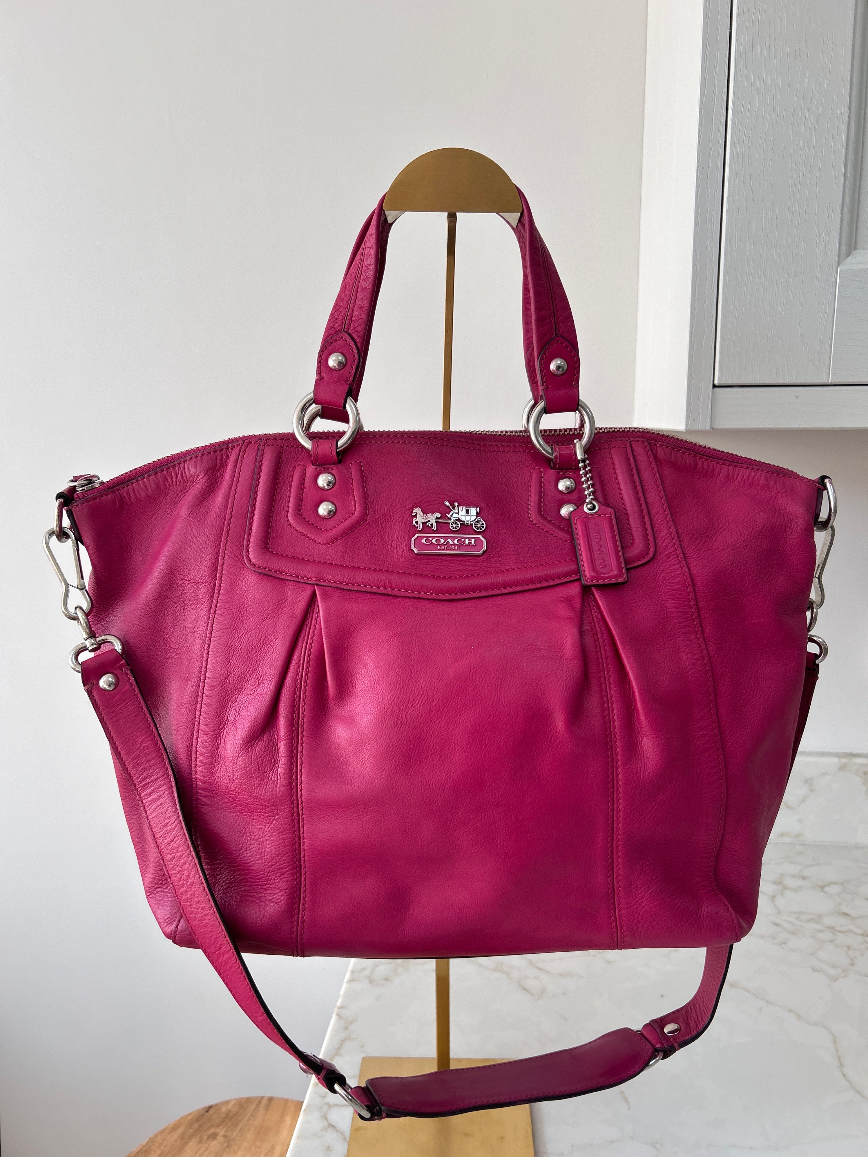 Vintage Coach pink leather shoulder bag
